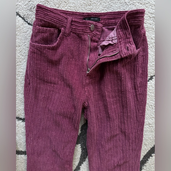 Reclaimed Vintage inspired 99 flare jean in raspberry cord - Picture 6 of 10